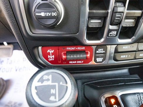 New 2025 Jeep Wrangler Unlimited Rubicon w/ Convenience Group image 20