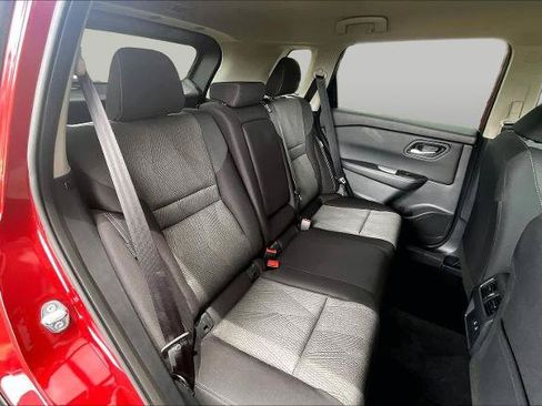 Certified 2026 Nissan Rogue SV FWD image 20