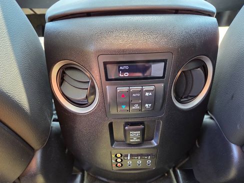 Used 2015 Honda Pilot Touring image 35