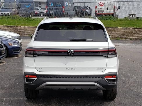 New 2026 Volkswagen Taos SE AWD/4WD image 4