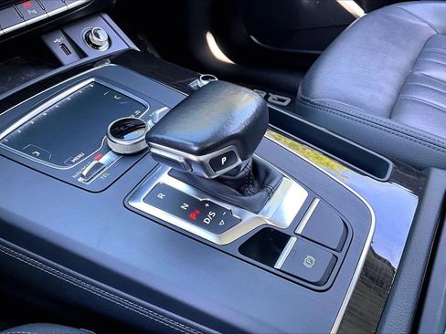 Used 2019 Audi Q5 2.0T Premium Plus w/ Premium Plus Package AWD/4WD image 31