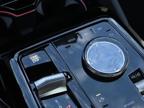 New 2026 BMW 530i xDrive w/ Premium Package image 18