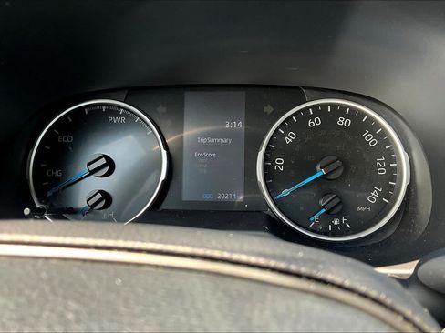 Used 2022 Toyota RAV4 XLE AWD/4WD image 45