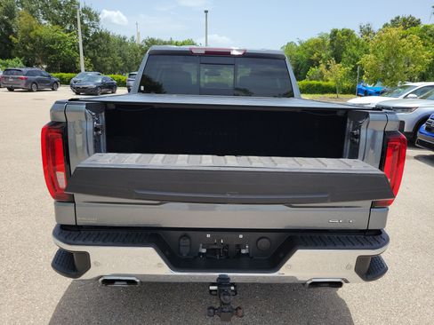 Used 2021 GMC Sierra 1500 SLT w/ SLT Premium Plus Package AWD/4WD image 11