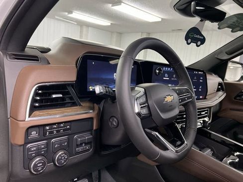 Certified 2025 Chevrolet Tahoe High Country AWD/4WD image 10
