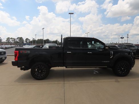 Used 2017 Ford F250 Platinum AWD/4WD image 10