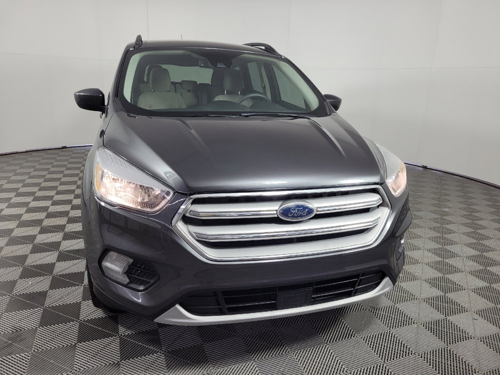 Used 2018 Ford Escape SE w/ Ford Safe & Smart Package FWD image 14