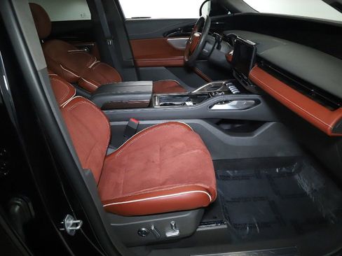 Used 2024 Lincoln Nautilus Black Label w/ Jet Appearance Package (87T) AWD/4WD image 32