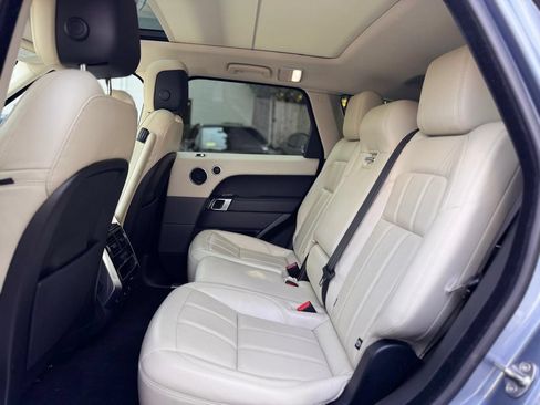 Used 2019 Land Rover Range Rover Sport HSE AWD/4WD image 24