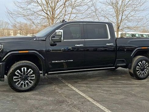 Used 2024 GMC Sierra 2500 Denali Ultimate w/ Snow Plow Prep/Camper Package image 8