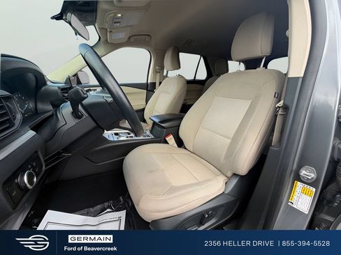 Used 2023 Ford Explorer XLT RWD image 11