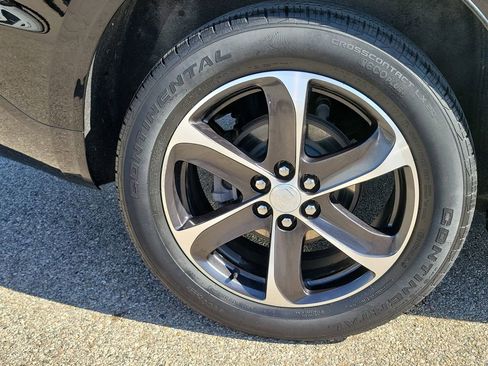 Used 2021 Buick Enclave Essence w/ Sport Touring Edition image 6