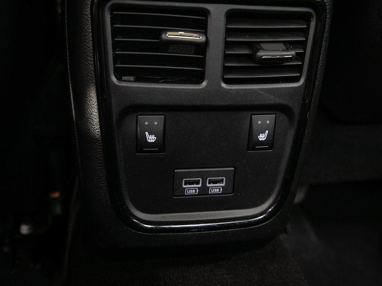 Used 2023 Chrysler 300 C RWD image 14