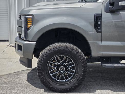 Used 2019 Ford F250 Lariat w/ Lariat Ultimate Package AWD/4WD image 9