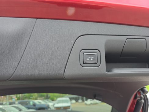 Used 2023 Buick Envision Essence AWD/4WD image 6