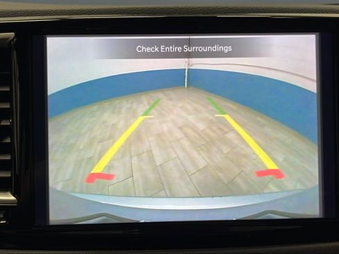 Used 2024 Chrysler Pacifica Touring-L FWD image 13