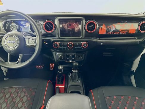 Used 2022 Jeep Gladiator Sport image 18