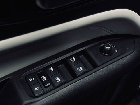 Used 2022 Jeep Compass Limited image 13