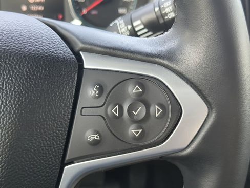 Used 2023 Chevrolet Traverse LT image 26