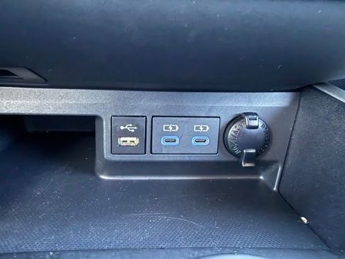 Used 2022 Toyota Highlander LE image 14