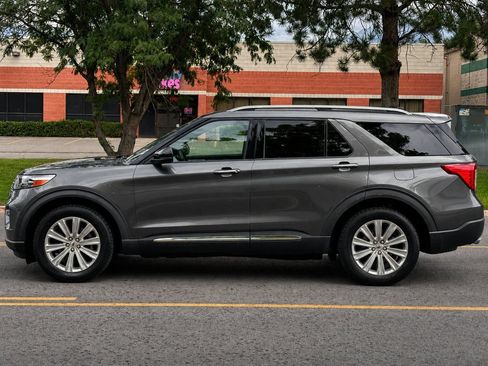 Used 2020 Ford Explorer Limited w/ Class III Trailer Tow Package AWD/4WD image 2