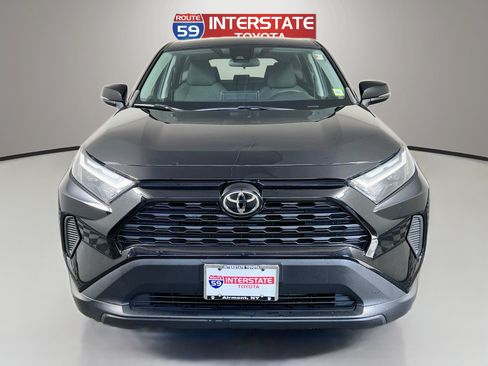 Used 2023 Toyota RAV4 LE AWD/4WD image 2
