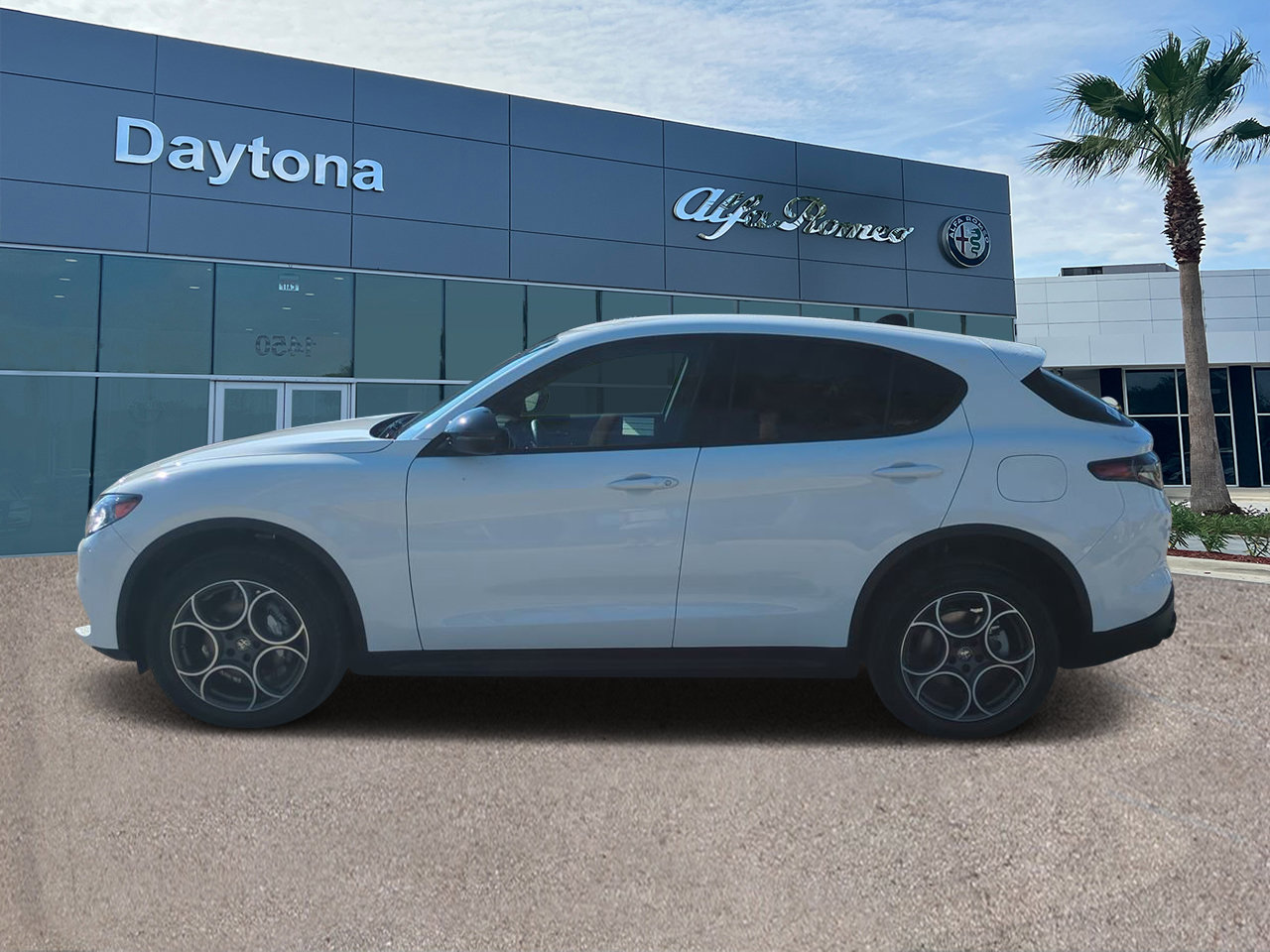New 2025 Alfa Romeo Stelvio Sprint AWD/4WD image 6