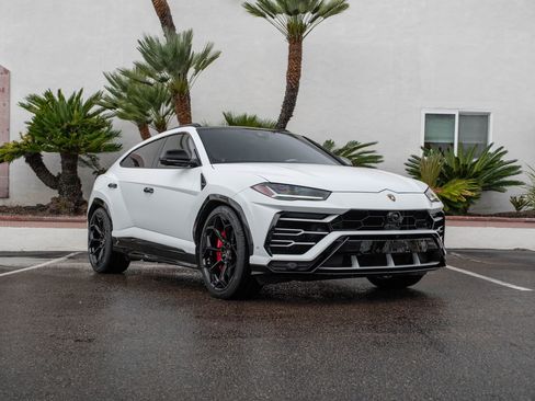 Used 2019 Lamborghini Urus image 14