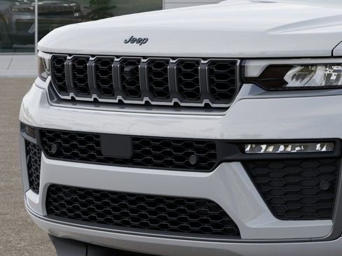 New 2026 Jeep Grand Cherokee L Limited AWD/4WD image 11