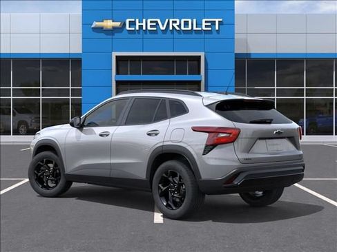 New 2026 Chevrolet Trax LT w/ Driver Confidence Package FWD image 3
