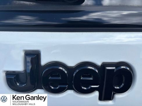 Used 2022 Jeep Compass Latitude AWD/4WD image 9