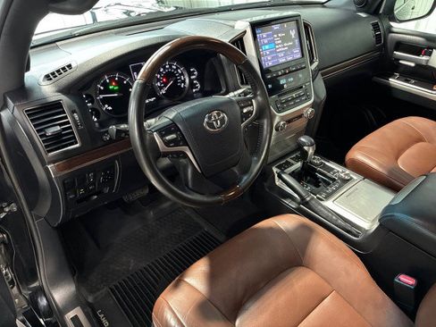 Used 2021 Toyota Land Cruiser image 9