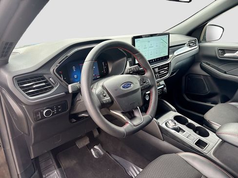 Used 2025 Ford Escape ST-Line w/ Tech Pack #1 FWD image 9