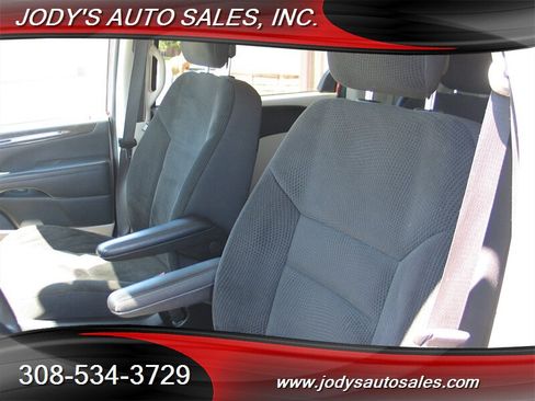 Used 2018 Dodge Grand Caravan SE w/ UConnect Hands-Free Group FWD image 5