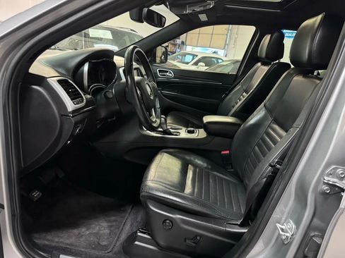 Used 2018 Jeep Grand Cherokee Limited image 15