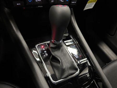 New 2026 Jeep Compass Latitude AWD/4WD image 18