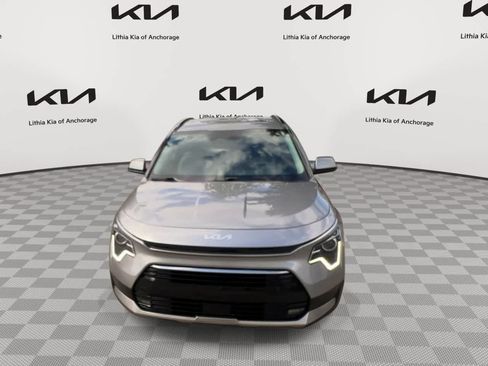 Used 2023 Kia Niro EX Touring FWD image 3