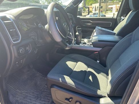 Used 2022 RAM 1500 Big Horn w/ Night Edition AWD/4WD image 4