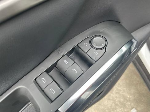 Used 2024 Chevrolet Traverse LT w/ LPO, Floor Liner Package FWD image 41