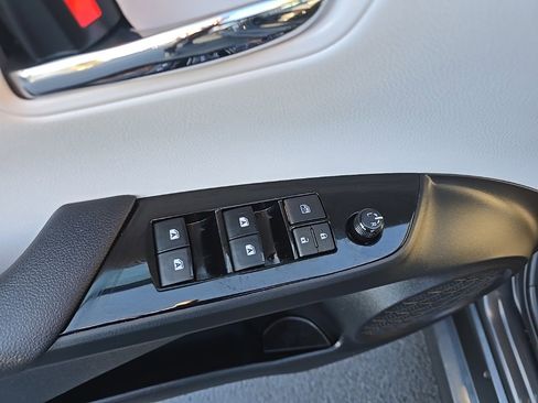 Certified 2018 Toyota Prius Prime Plus image 17