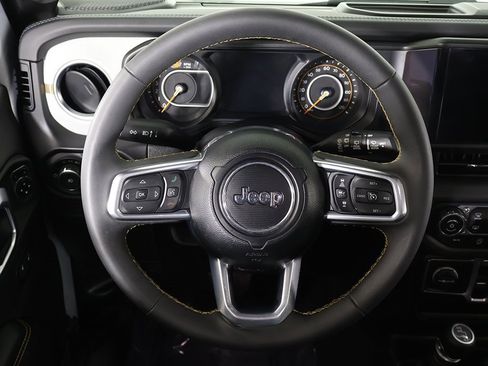 Used 2024 Jeep Wrangler Sahara image 33