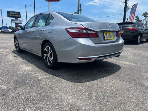 Used 2017 Honda Accord LX image 5