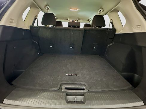 Used 2025 Nissan Rogue SV image 29