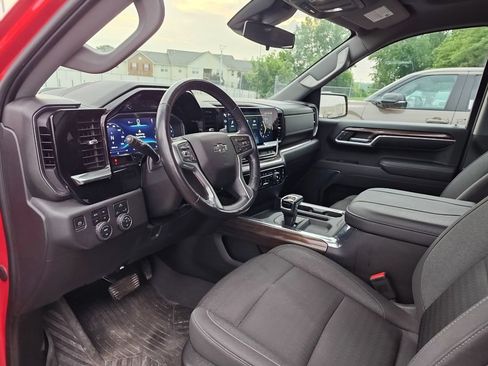 Used 2023 Chevrolet Silverado 1500 LT Trail Boss w/ Protection Package AWD/4WD image 9