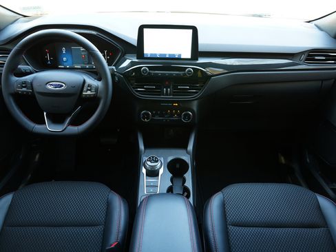 Used 2025 Ford Escape ST-Line image 19