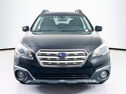 Used 2017 Subaru Outback 2.5i Premium image 2