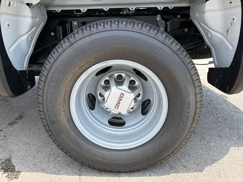New 2026 GMC Sierra 3500 Pro AWD/4WD image 25