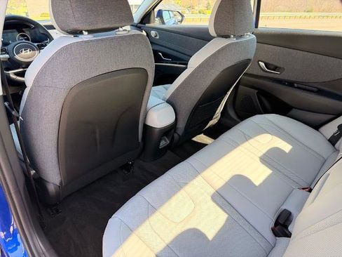 New 2025 Hyundai Elantra Limited FWD image 33
