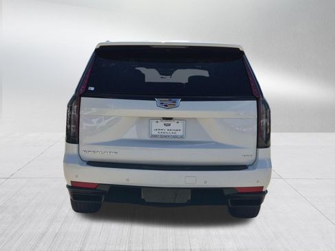 Used 2022 Cadillac Escalade Sport Platinum AWD/4WD image 4
