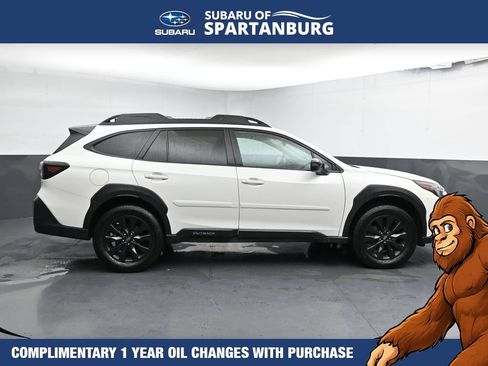 Used 2025 Subaru Outback Onyx Edition XT AWD/4WD image 9